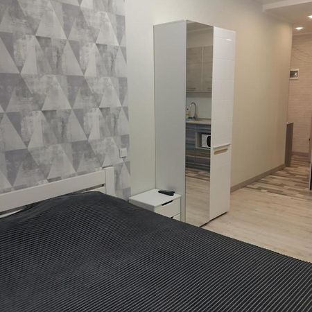 Apartmens On St. Fesenkovskaya 15 Apartment Харков Екстериор снимка