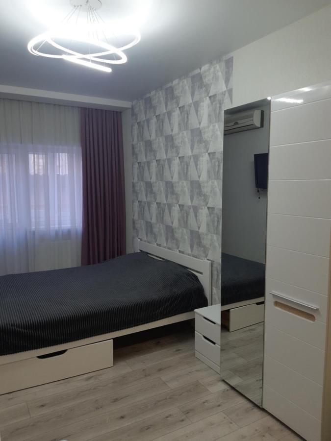 Apartmens On St. Fesenkovskaya 15 Apartment Харков Екстериор снимка